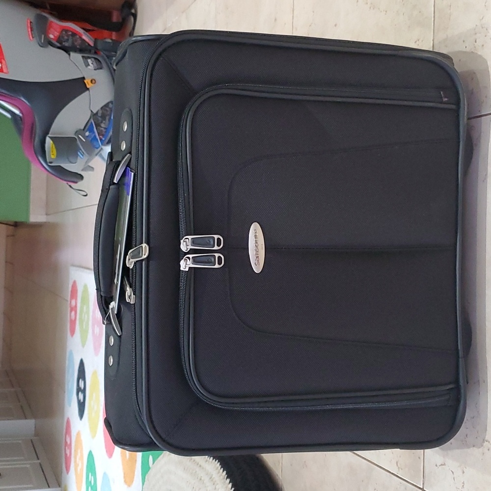 Samsonite Side Loader Mobile Office roller bag